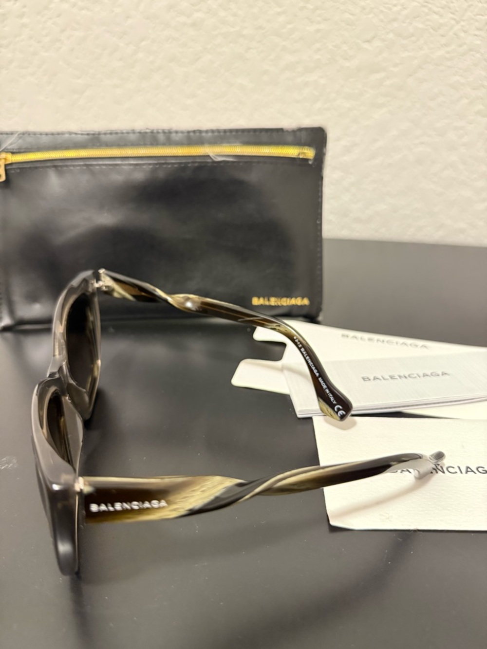 Balenciaga Black Sunglasses with Twist Arms (Pouch + Authenticity Card) - Picture 3 of 5